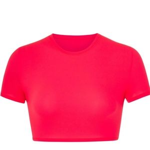 SKIMS FITS EVERYBODY SUPER CROPPED T-SHIRT